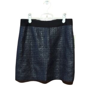 Size 5 Ladies Elegant Black and Blue Women's Skirt NWT